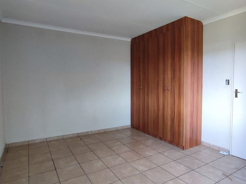 Three-Bedroom Home for Sale in Waterkloof Hills Estate - Photo 9