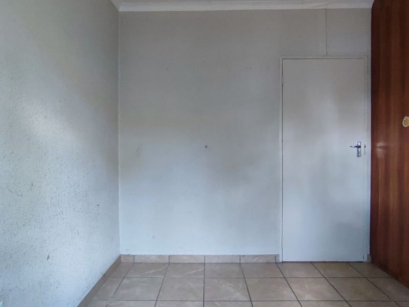 Three-Bedroom Home for Sale in Waterkloof Hills Estate - Photo 7