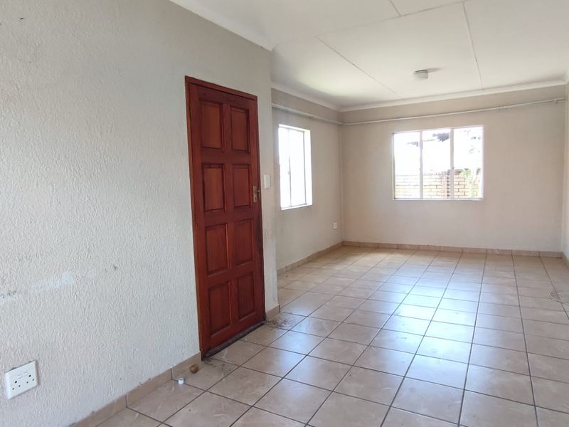 Three-Bedroom Home for Sale in Waterkloof Hills Estate - Photo 6