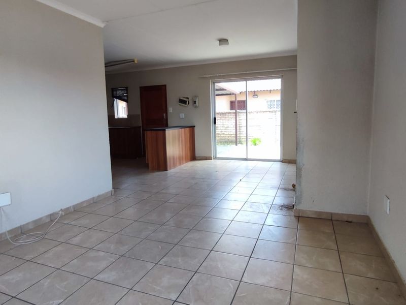 Three-Bedroom Home for Sale in Waterkloof Hills Estate - Photo 4