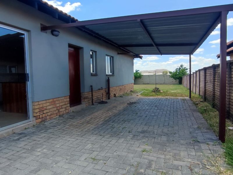 Three-Bedroom Home for Sale in Waterkloof Hills Estate - Photo 1