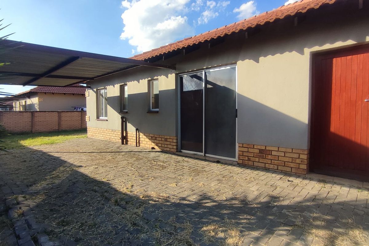 Three-Bedroom Home for Sale in Waterkloof Hills Estate - Photo 2