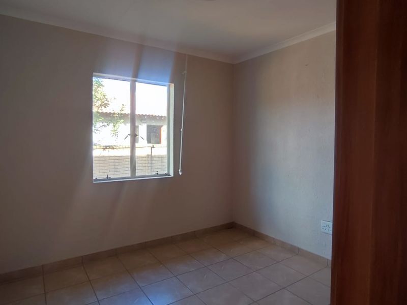 Three-Bedroom Home for Sale in Waterkloof Hills Estate - Photo 9