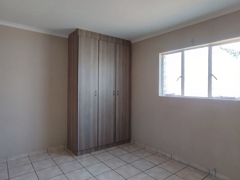 Three-Bedroom Home for Sale in Waterkloof Hills Estate - Photo 10