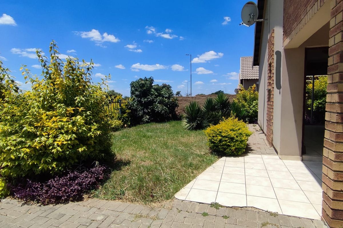 Three-Bedroom Home for Sale in Waterkloof Hills Estate - Photo 2