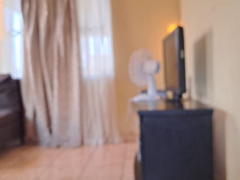 Cozy house awaits you to make it your home - Photo 6