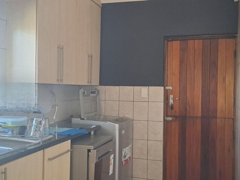 Large family house, big on family?this onevis for you!! - Photo 4