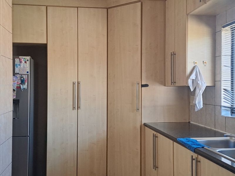 Large family house, big on family?this onevis for you!! - Photo 3