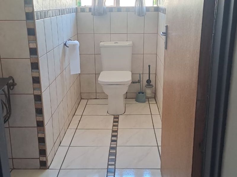 Large family house, big on family?this onevis for you!! - Photo 9