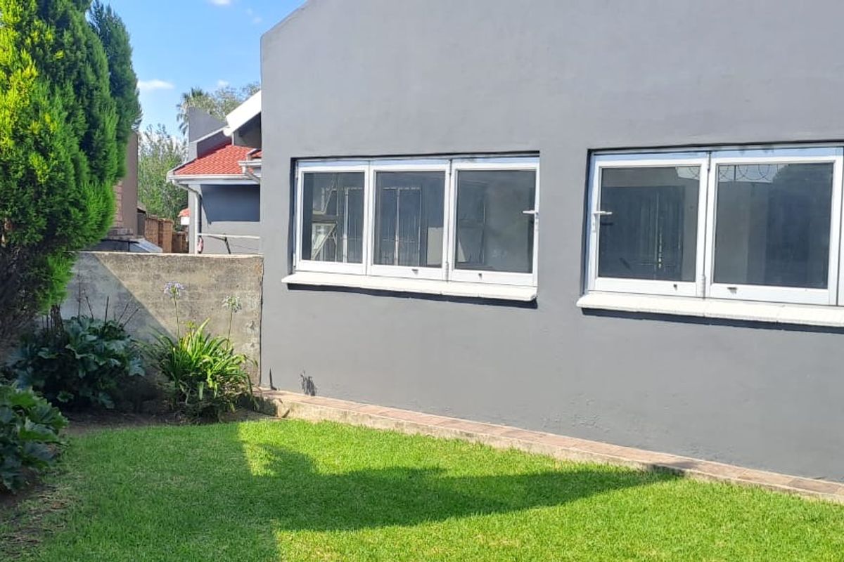 Large family house, big on family?this onevis for you!! - Photo 2