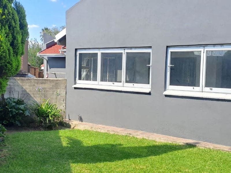 Large family house, big on family?this onevis for you!! - Photo 2