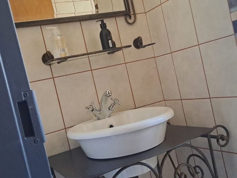 Large family house, big on family?this onevis for you!! - Photo 8