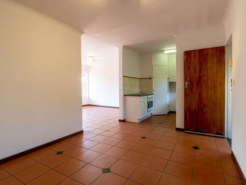 Great Starter Home. Charming Two-Bed Townhouse for Sale in “Die Wilgers”. - Photo 8