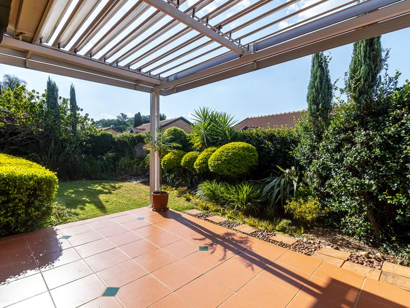 Great Starter Home. Charming Two-Bed Townhouse for Sale in “Die Wilgers”. - Photo 3