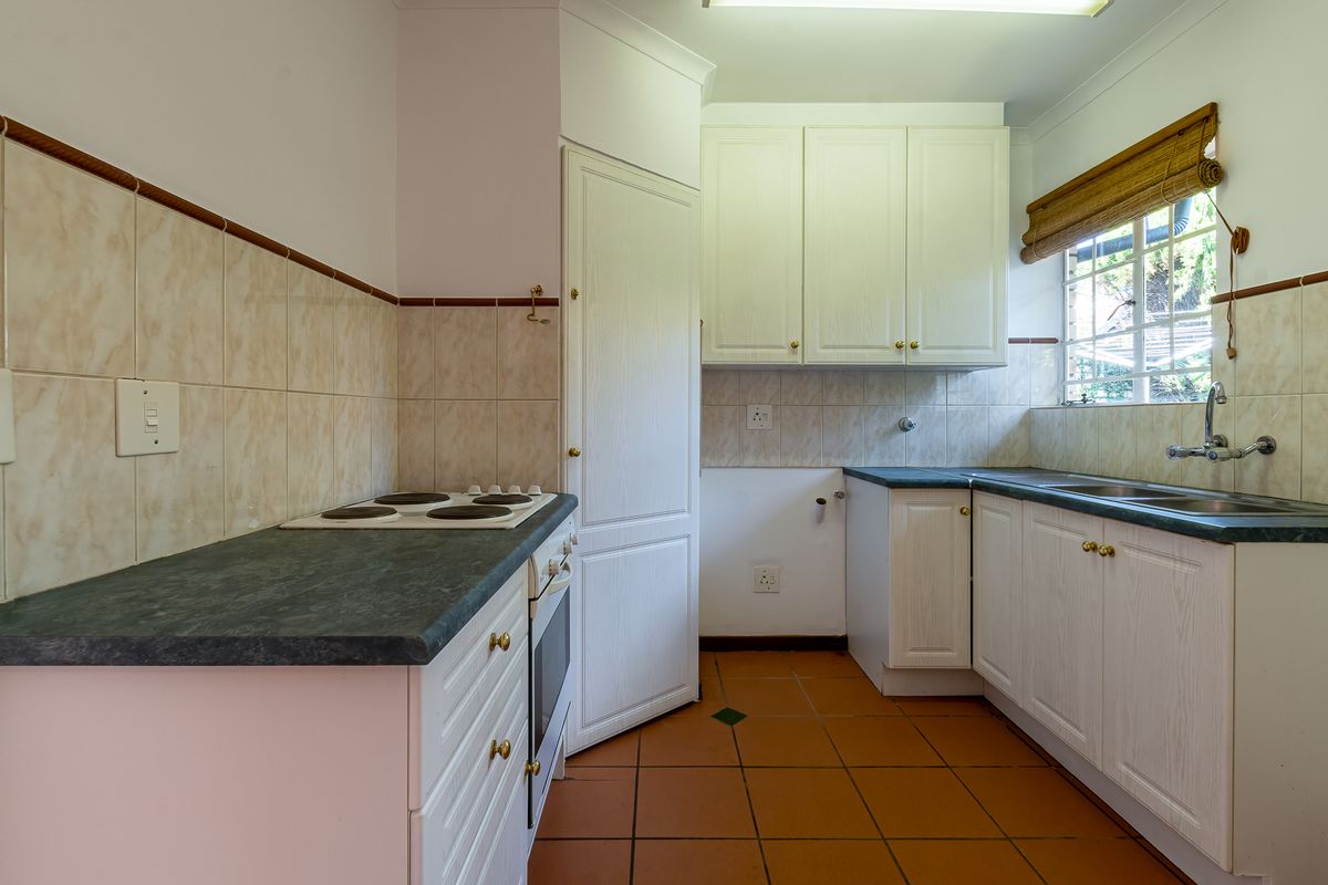 Great Starter Home. Charming Two-Bed Townhouse for Sale in “Die Wilgers”. - Photo 4