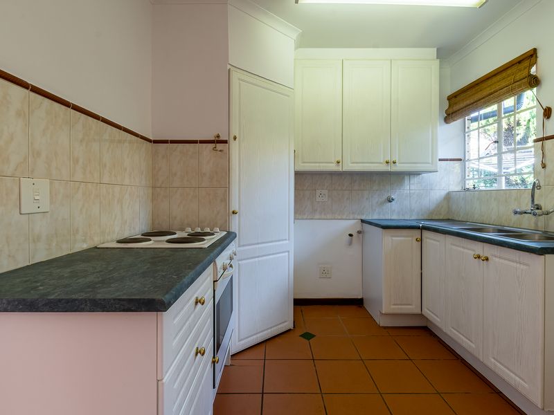 Great Starter Home. Charming Two-Bed Townhouse for Sale in “Die Wilgers”. - Photo 4