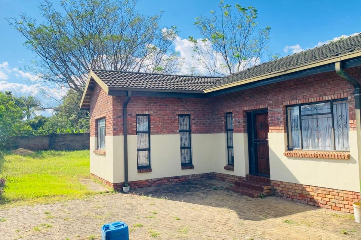 Perfect Family home fore sale 700m2 stand, Louis Trichardt - Photo 2