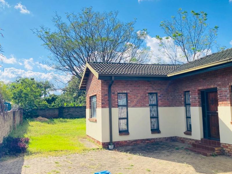 Perfect Family home fore sale 700m2 stand, Louis Trichardt - Photo 4