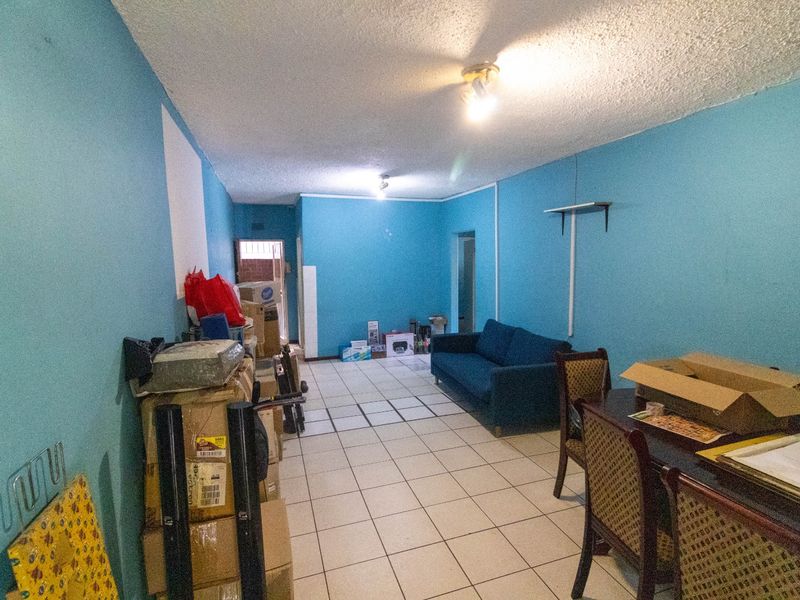 Neat & Well-Located 2-Bedroom Apartment – Perfect Investment or First Home! - Photo 4