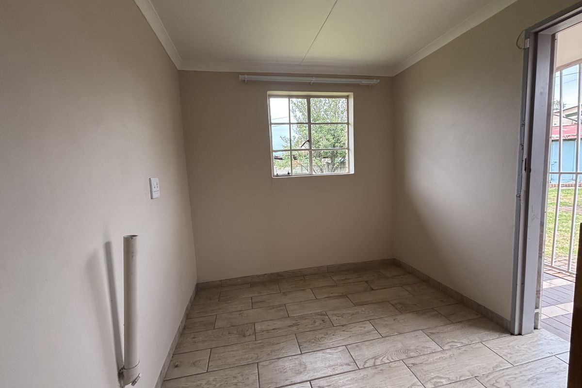 Extremely Neat Family Home - Photo 5