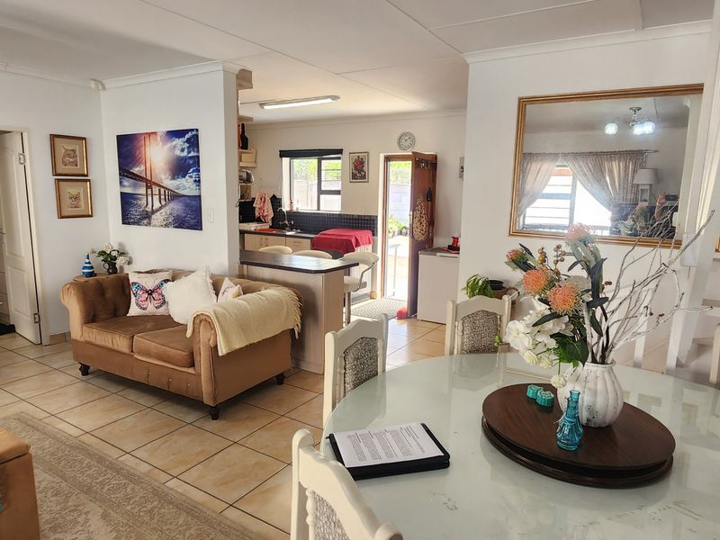 Dual living opportunity in Dana Bay - Photo 9
