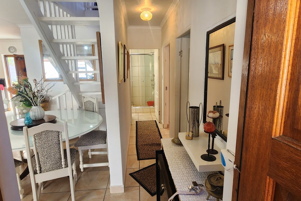 Dual living opportunity in Dana Bay - Photo 2