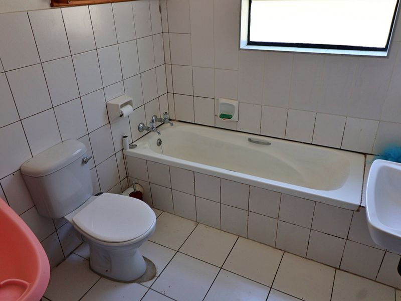 Charming 1-Bedroom Cluster in Secure Complex – Move-In Ready! - Photo 10