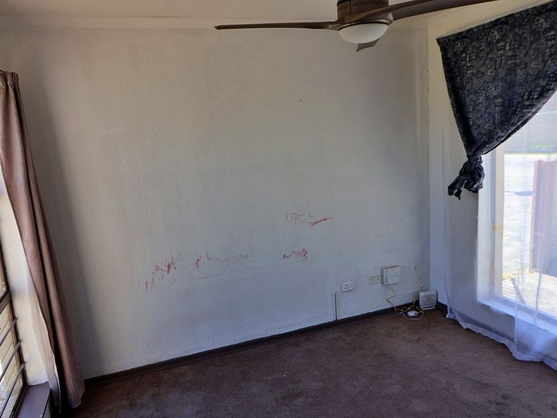 Charming 1-Bedroom Cluster in Secure Complex – Move-In Ready! - Photo 9