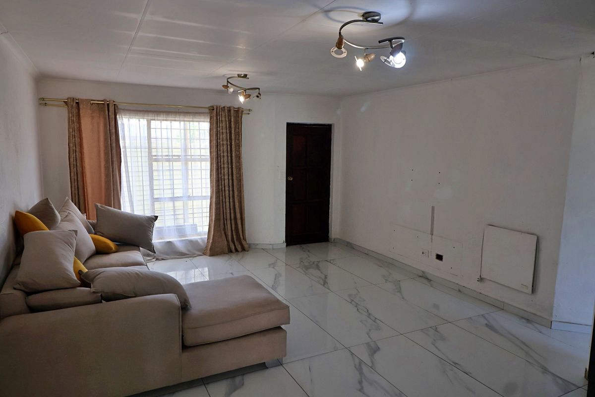 Charming 1-Bedroom Cluster in Secure Complex – Move-In Ready! - Photo 4