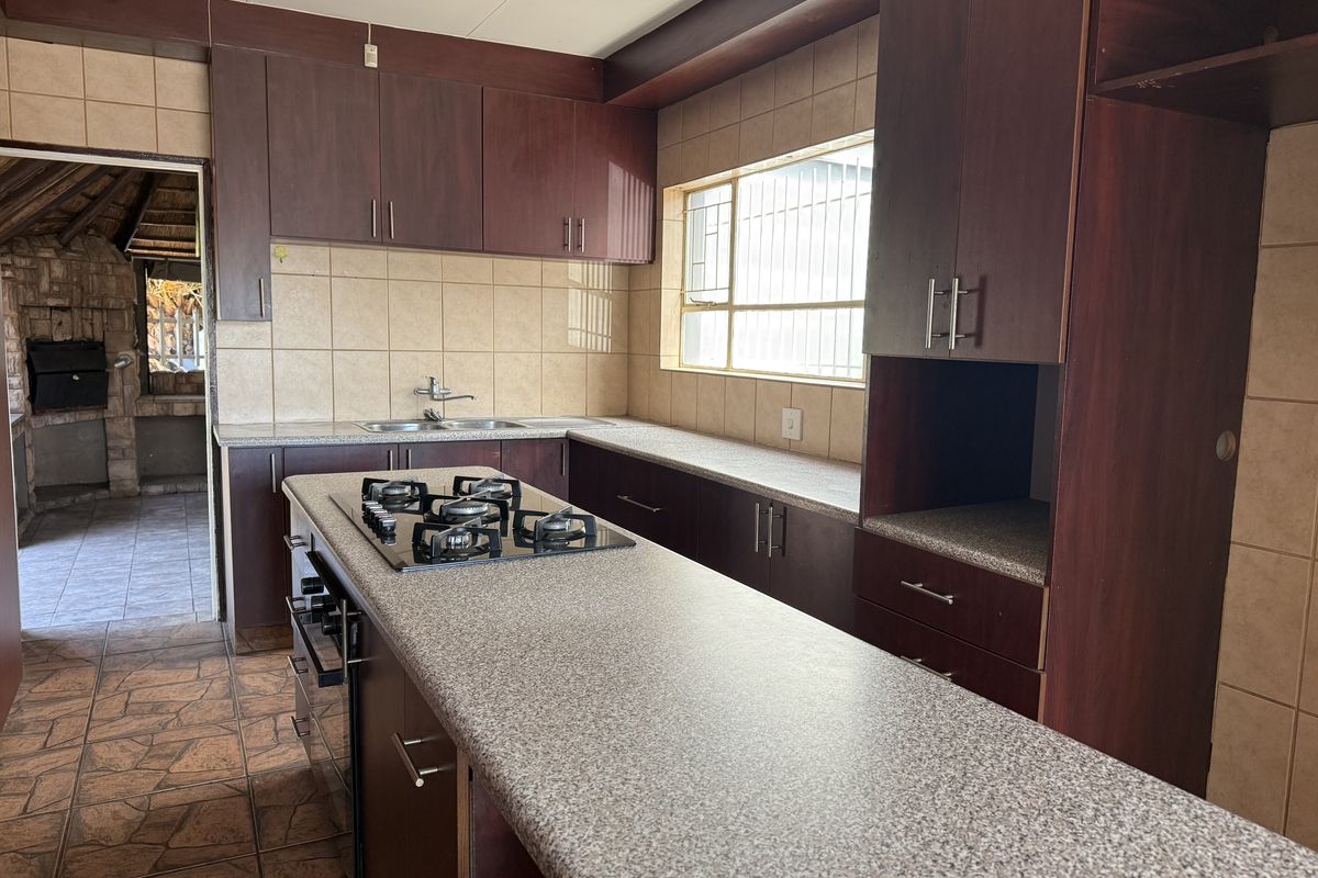 Sole and Exclusive Mandate - Photo 4