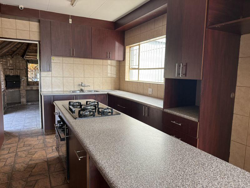 Sole and Exclusive Mandate - Photo 4