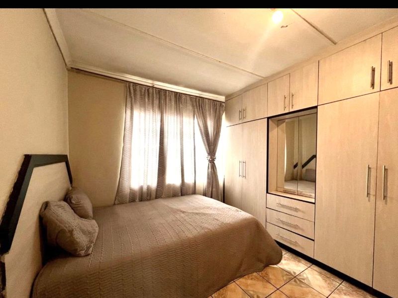 3 Bedroom Family Home - Photo 10