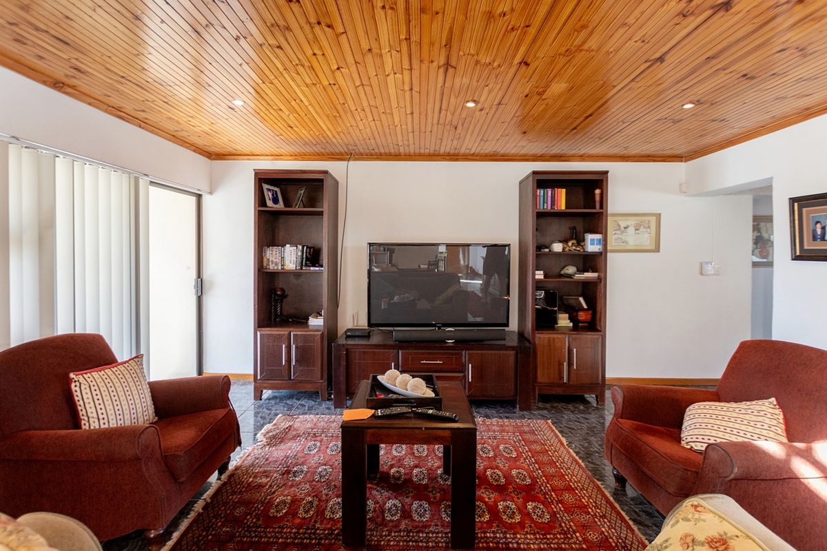 Comfortable Coastal Living with Character in Country Club - Photo 5