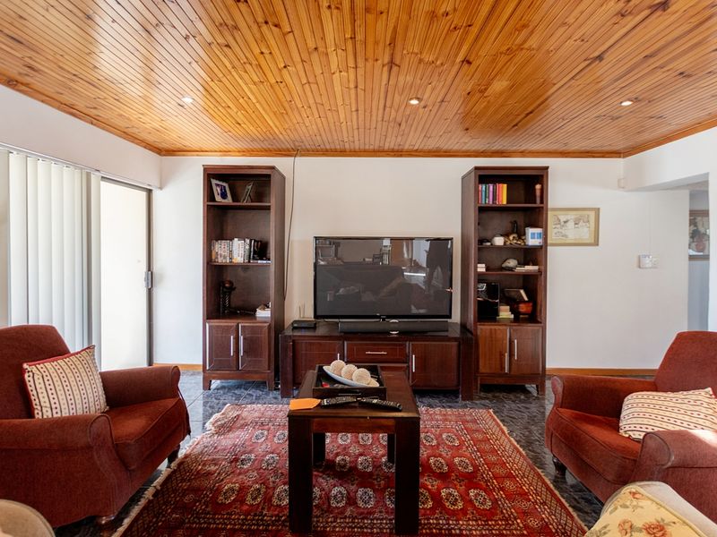 Comfortable Coastal Living with Character in Country Club - Photo 5