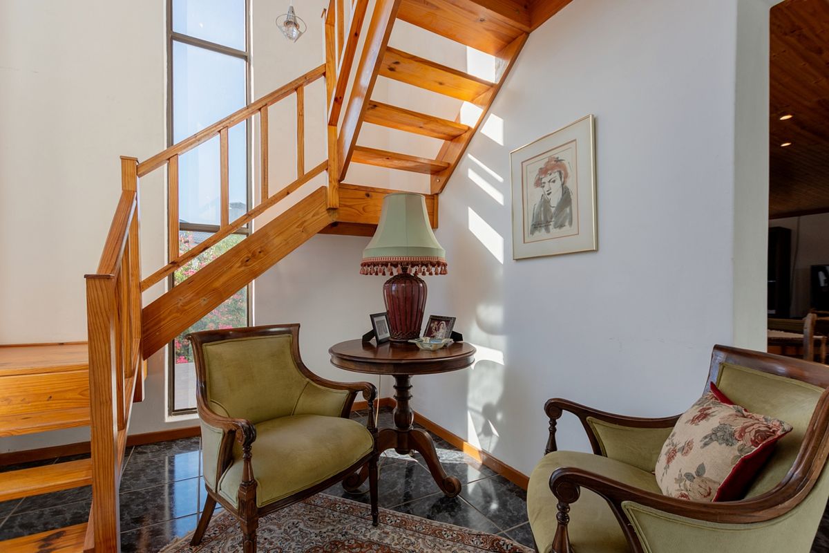 Comfortable Coastal Living with Character in Country Club - Photo 2