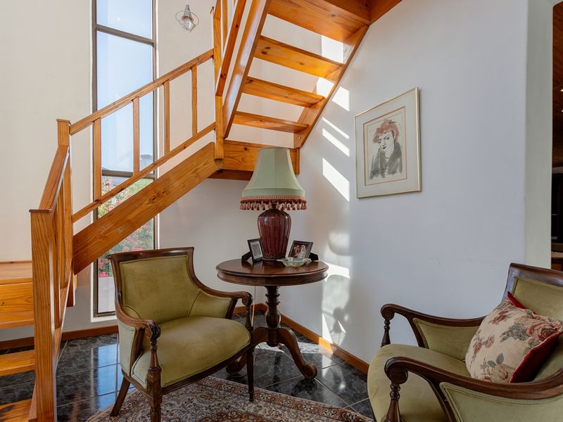 Comfortable Coastal Living with Character in Country Club - Photo 2