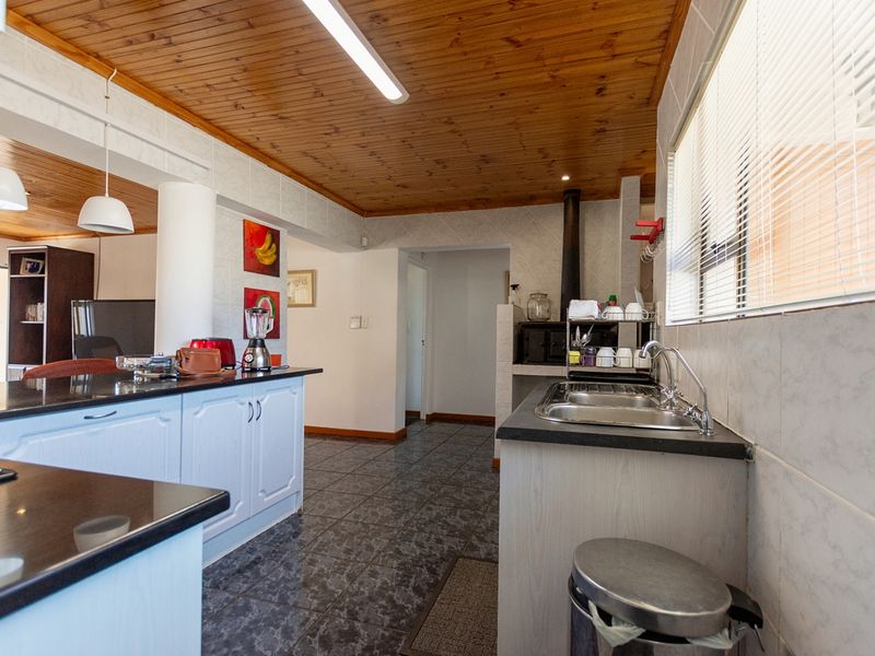 Comfortable Coastal Living with Character in Country Club - Photo 10