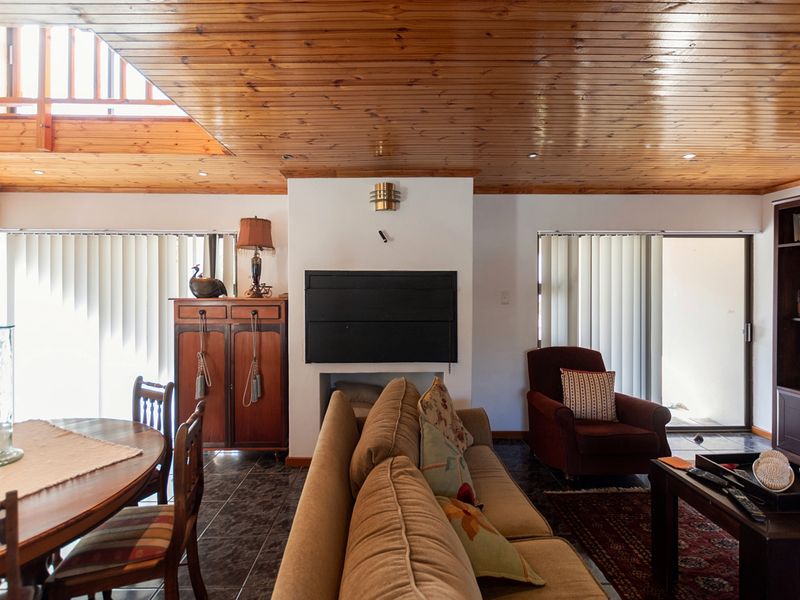 Comfortable Coastal Living with Character in Country Club - Photo 6