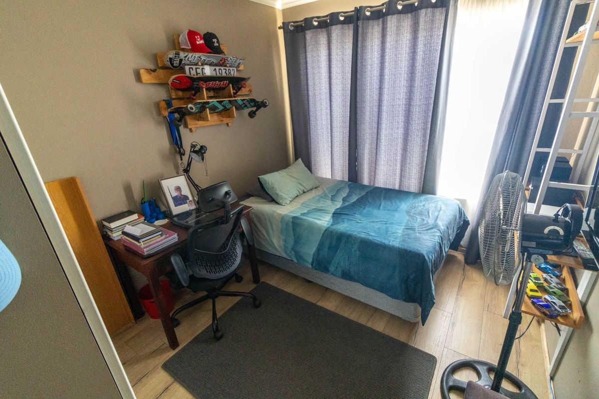 Stunning Modern 3-Bedroom Apartment - Photo 5