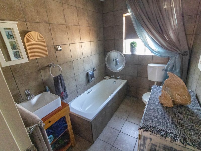 Stunning Modern 3-Bedroom Apartment - Photo 10