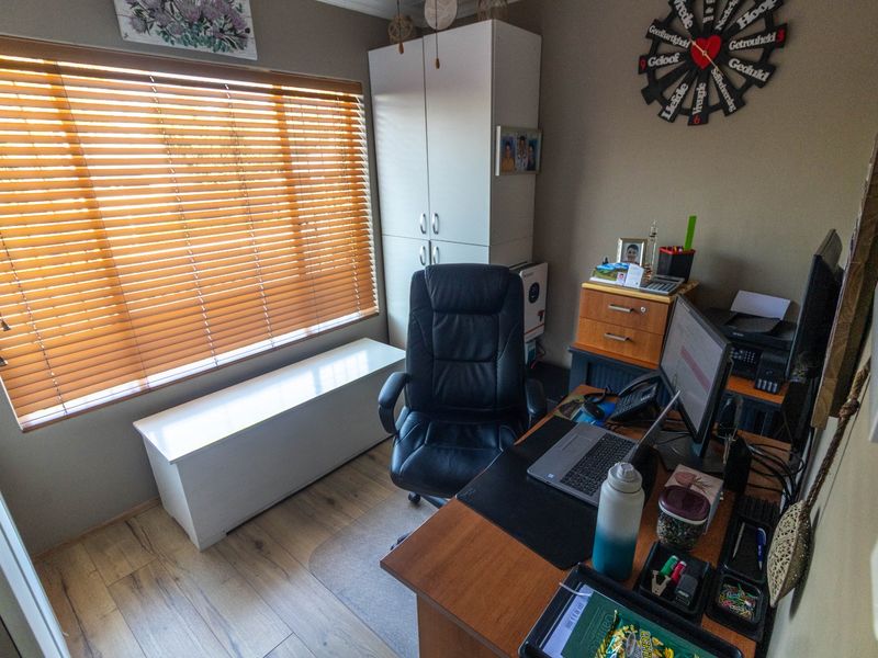 Stunning Modern 3-Bedroom Apartment - Photo 6