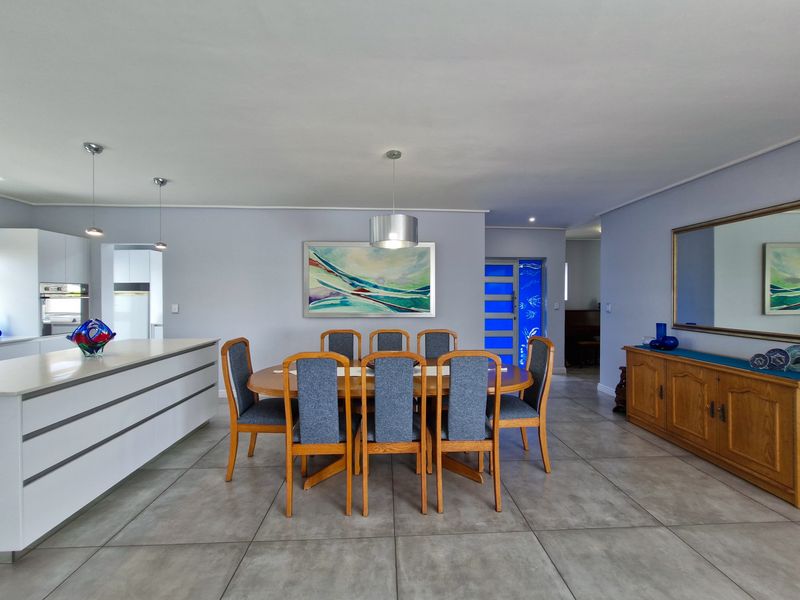 Modern home with Quality Finishes - Photo 4