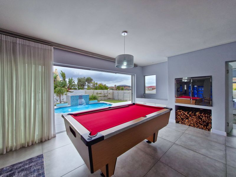 Modern home with Quality Finishes - Photo 8