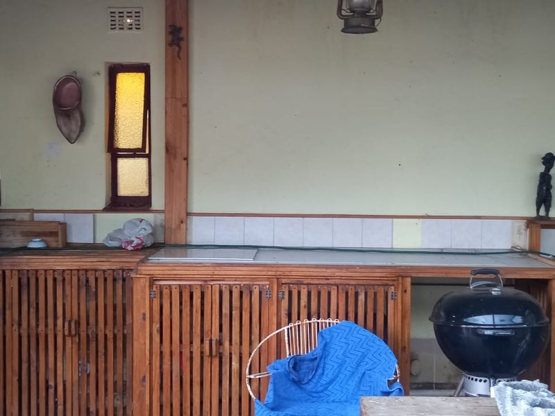 "Spacious 3-bedroom house in Danville, Pretoria West, with modern finishes and a beautiful garden." - Photo 8