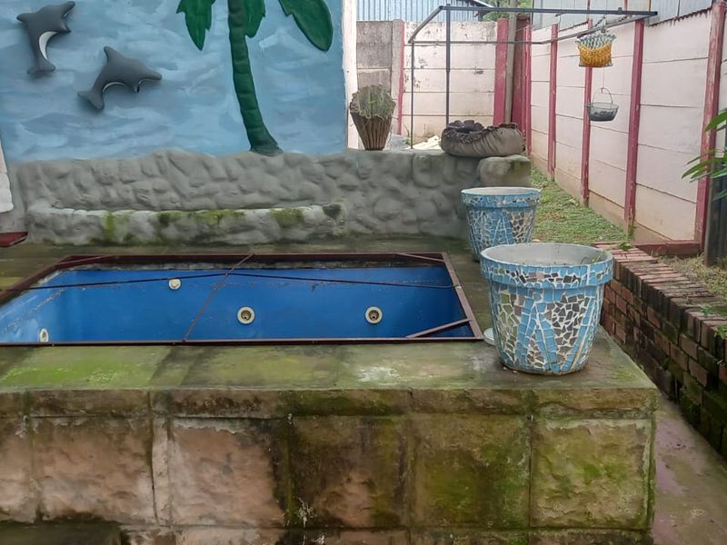 "Spacious 3-bedroom house in Danville, Pretoria West, with modern finishes and a beautiful garden." - Photo 7