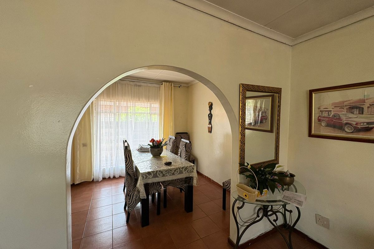 Spacious Family Home with Great Potential - Photo 5