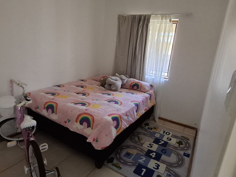 Very neat first floor apartment in sought-after complex - Photo 10