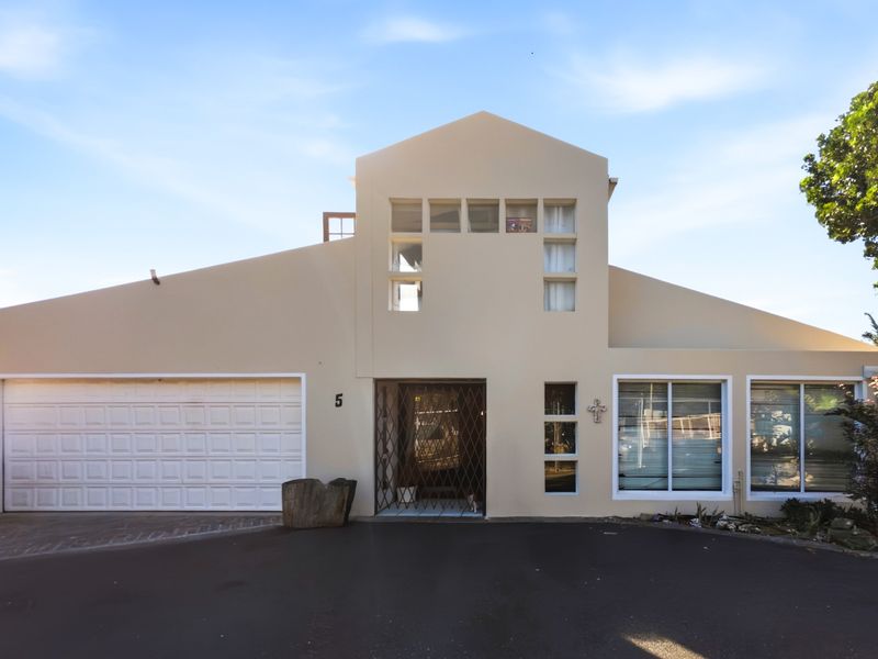 Comfort, Class, Coastal Living! - Photo 3