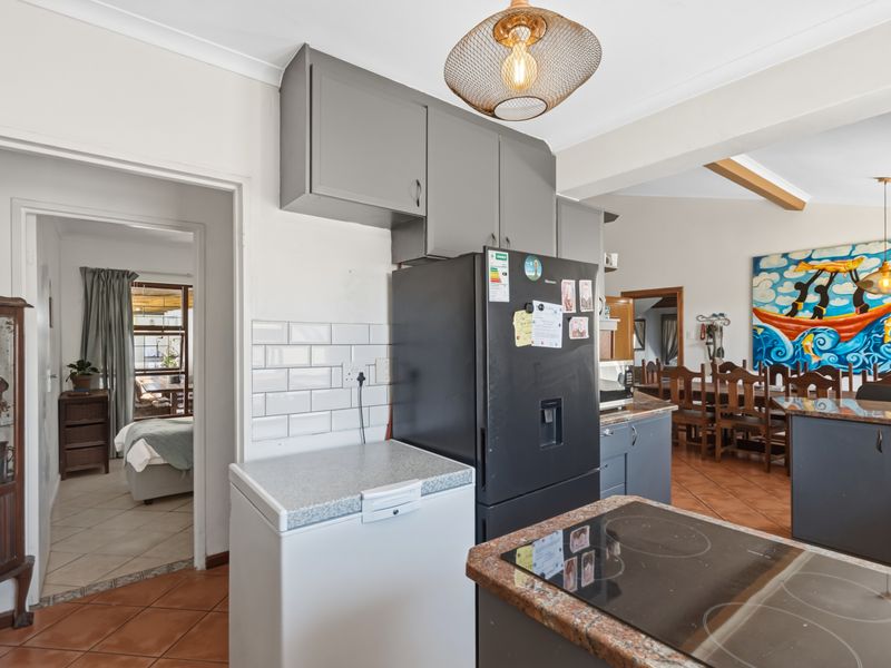 Comfort, Class, Coastal Living! - Photo 6