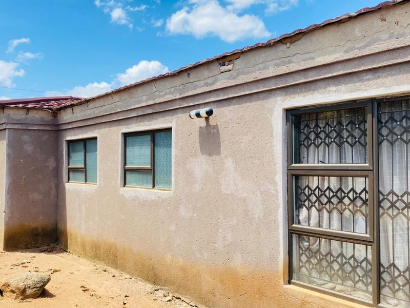 5-Bedroom Home for Sale in Tshikota – Great Investment Opportunity - Photo 10